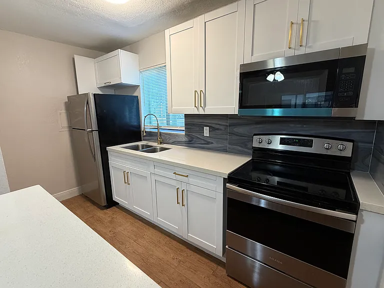 1101 Madruga Ave #3 — Photo 2