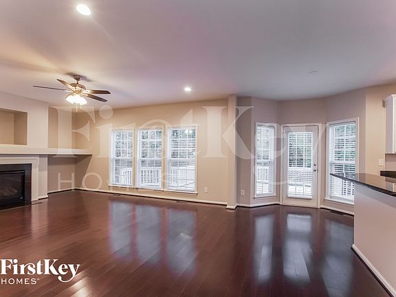 5th image of 2336 Equestrian Dr