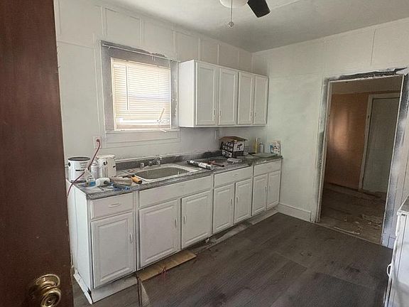 3rd image of 210 Wesley St