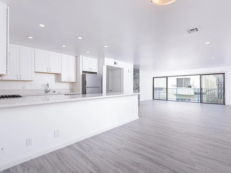 1555 S Bundy Dr #202 — Photo 6