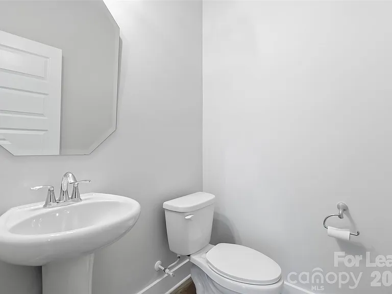 371 S Bruns Ave — Photo 17