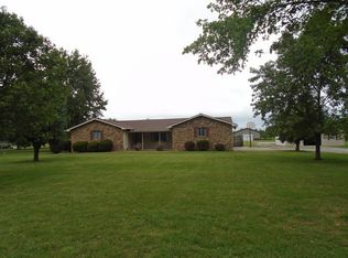 13825 Leisure Ln, Benton, IL 62812