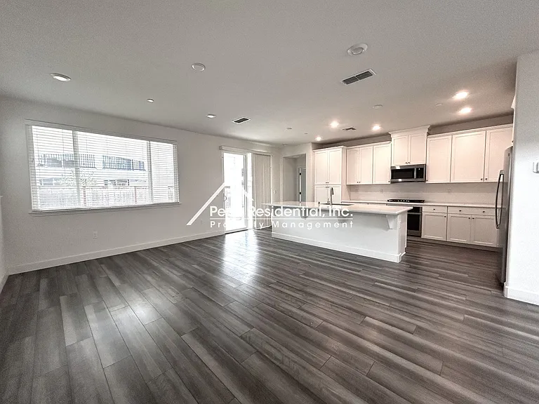 5725 Harveston Way — Photo 9