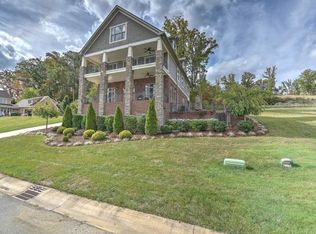 2338 Edinburgh Channel Rd, Kingsport, TN 37664