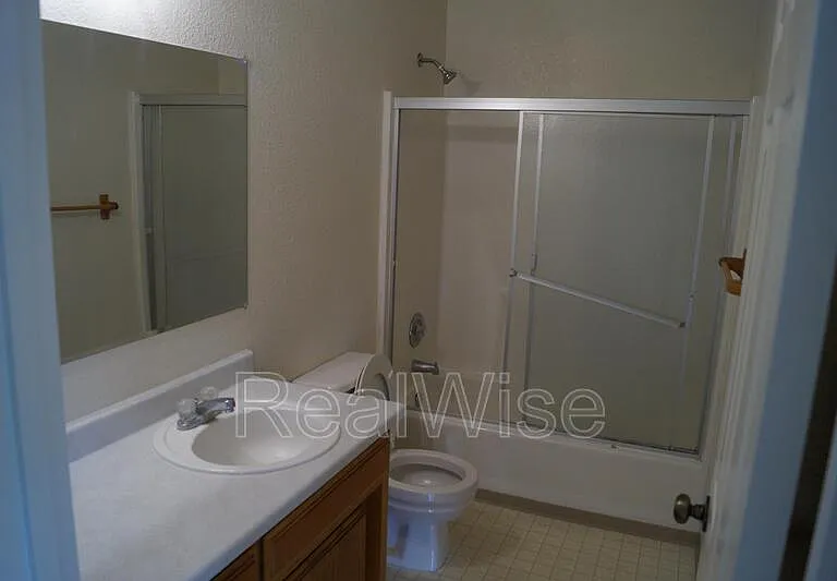 2141 NW North Hill Dr #B — Photo 15