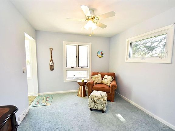 4th image of 1293 Lake Rd