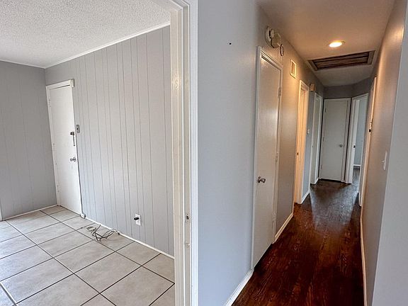 5th image of 601 E 90th St