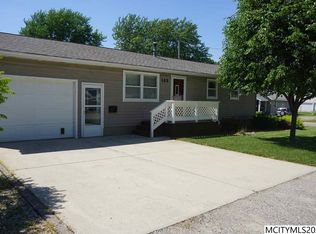 103 S 24th St, Clear Lake, IA 50428