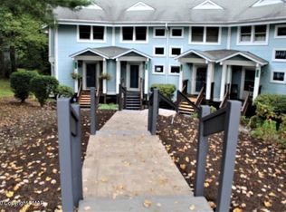 113 Huntington Dr, East Stroudsburg, PA 18302