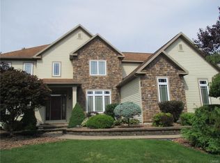 8831 Wedgefield Ln, Cicero, NY 13039