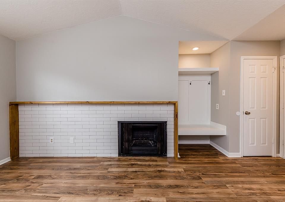 1st image of 14600 Fonmeadow Dr APT 301