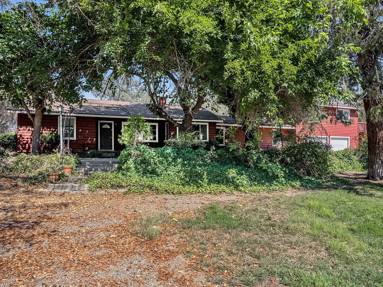31638 Lodge Rd — Photo 1