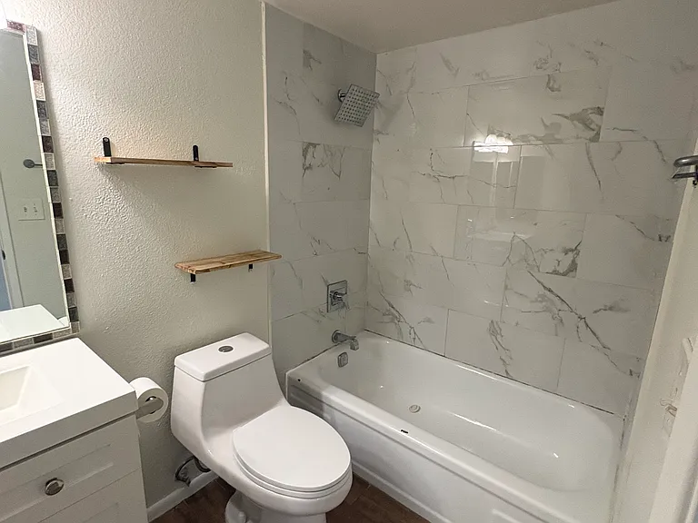 809 E Cochise Dr — Photo 7