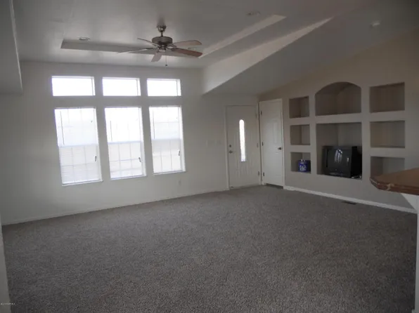 25611 N Champagne Ln, Paulden, AZ 86334