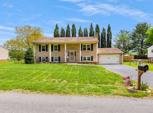 664 Knollwood Dr, Troutville, VA 24175