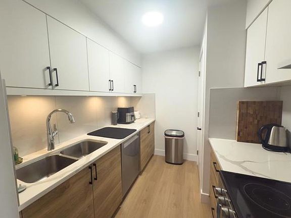 4th image of 11816 88th Ave #218