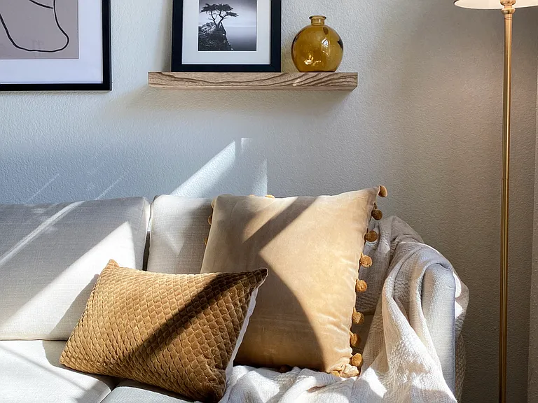 Living Area | Fountains at Emerald Park Apartments | Apartments in Dublin, CA