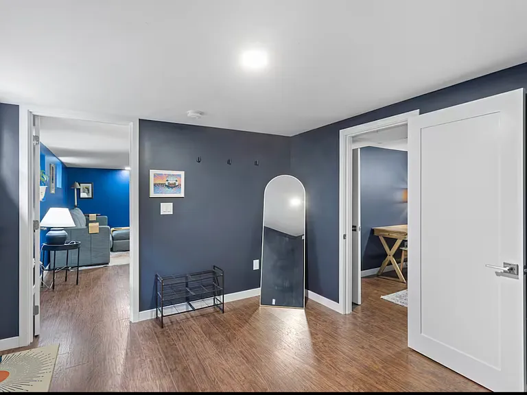 4611 Fremont Ave N — Photo 3