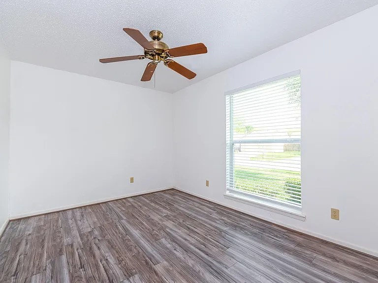 4511 Alamo Ave — Photo 8