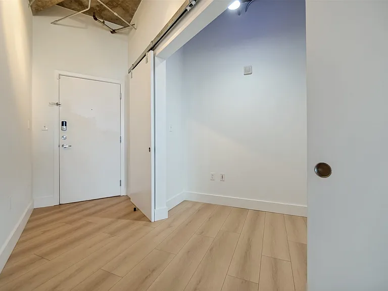 1001 Belleview St #408 — Photo 16