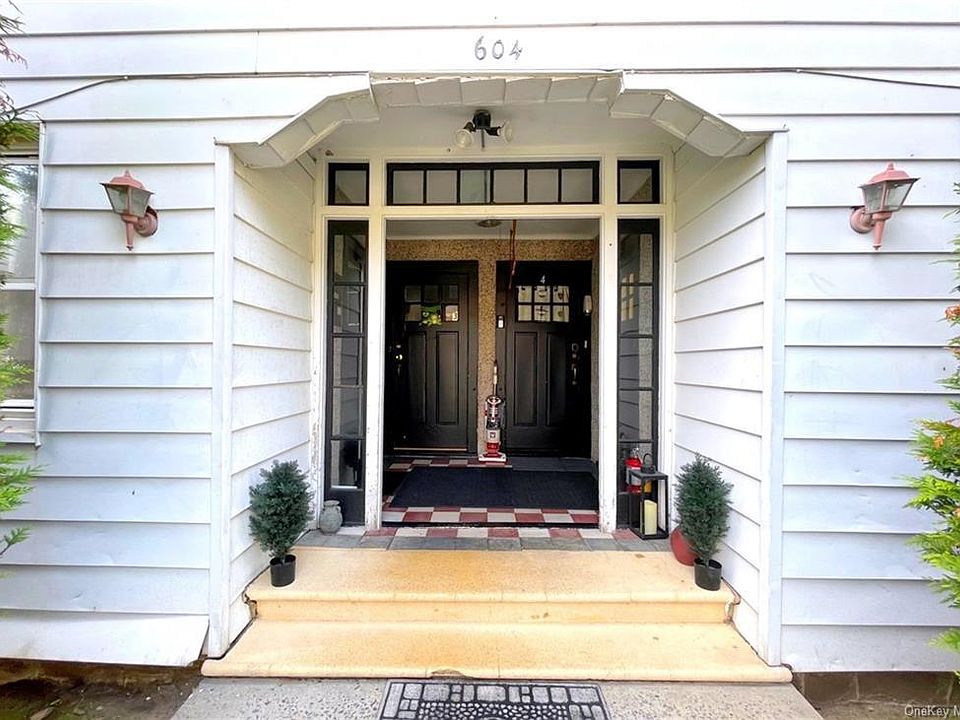 1st image of 604 2nd St #1R