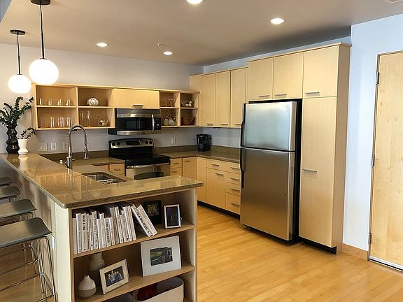2nd image of 309 W Washington Ave Unit 403