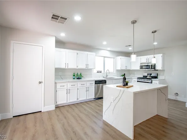 785 Beach Park St, Henderson, NV 89015