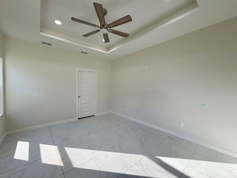 1st image of 903 La Laguna Rd