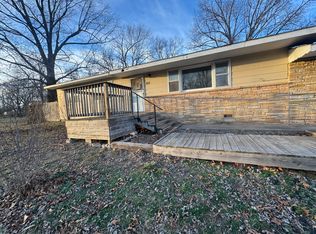 111 Maple St, Exeter, MO 65647