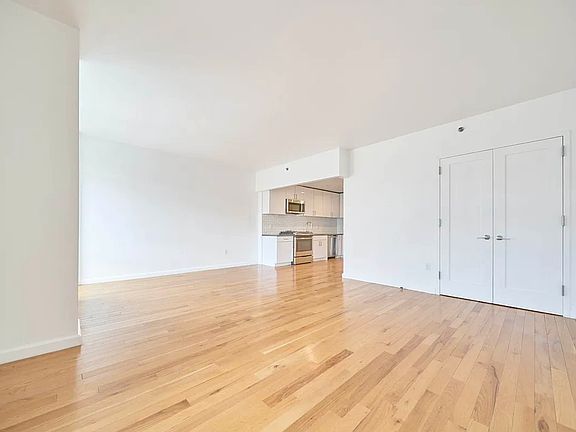 4th image of 2211 3rd Ave #5P