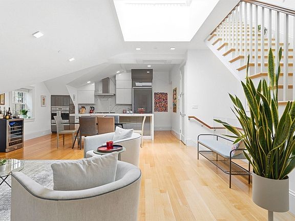 5th image of 1762 Beacon St #4