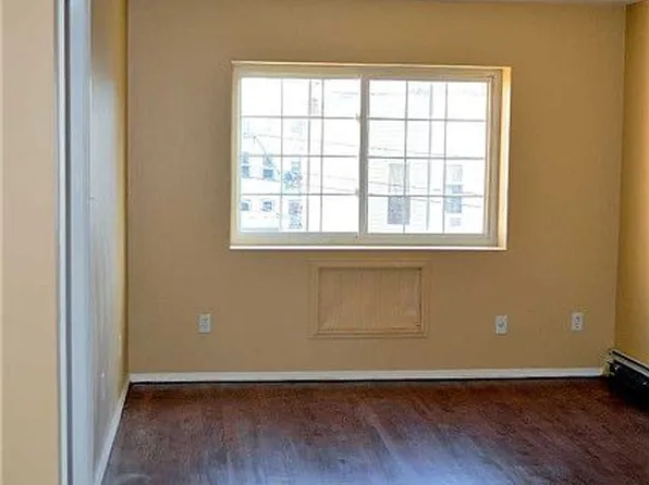 186 Highland Pl, Brooklyn, NY 11208