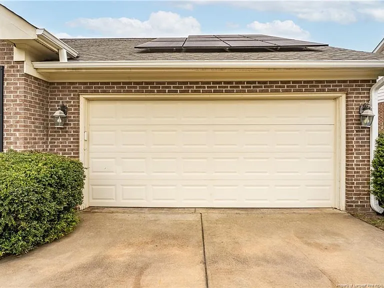 402 Roundtree Dr — Photo 38