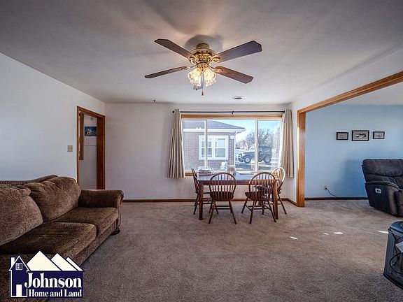 3rd image of 478 E 3rd