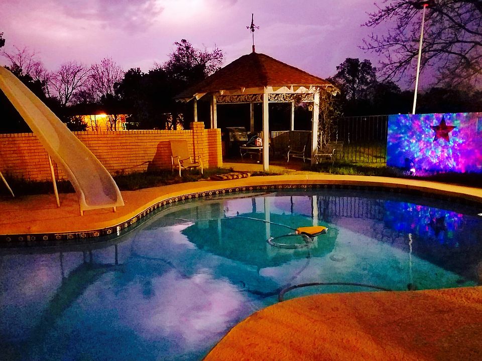 Secluded Pool area