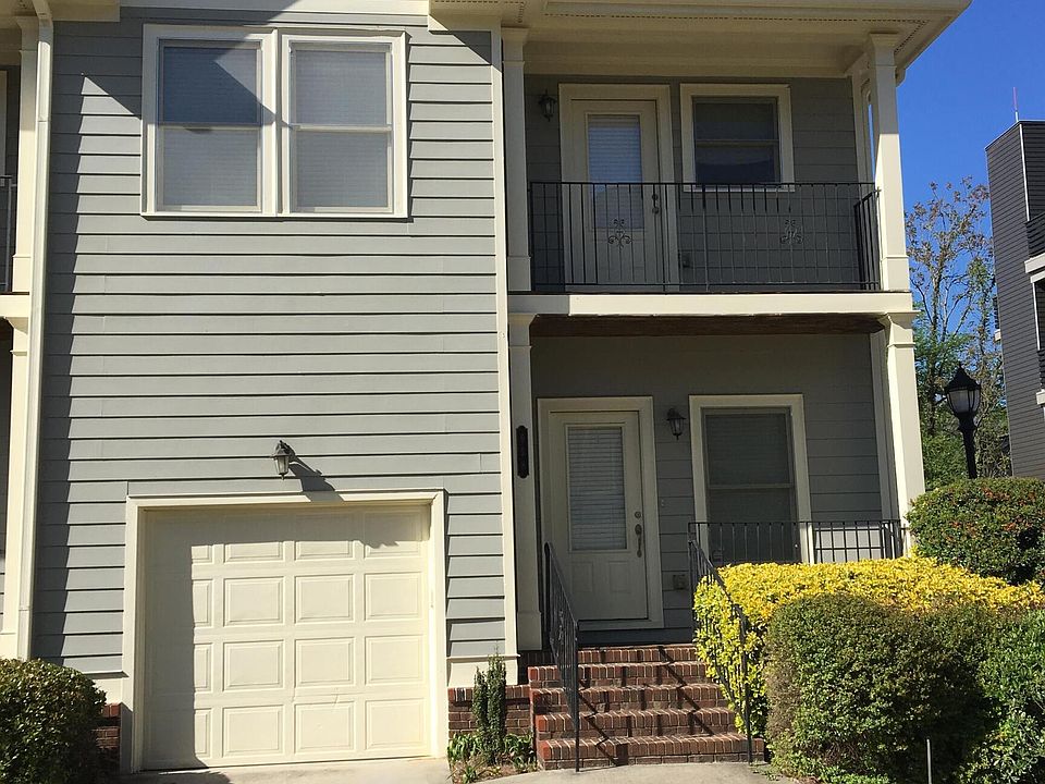 1st image of 658 Irwin St NE #15