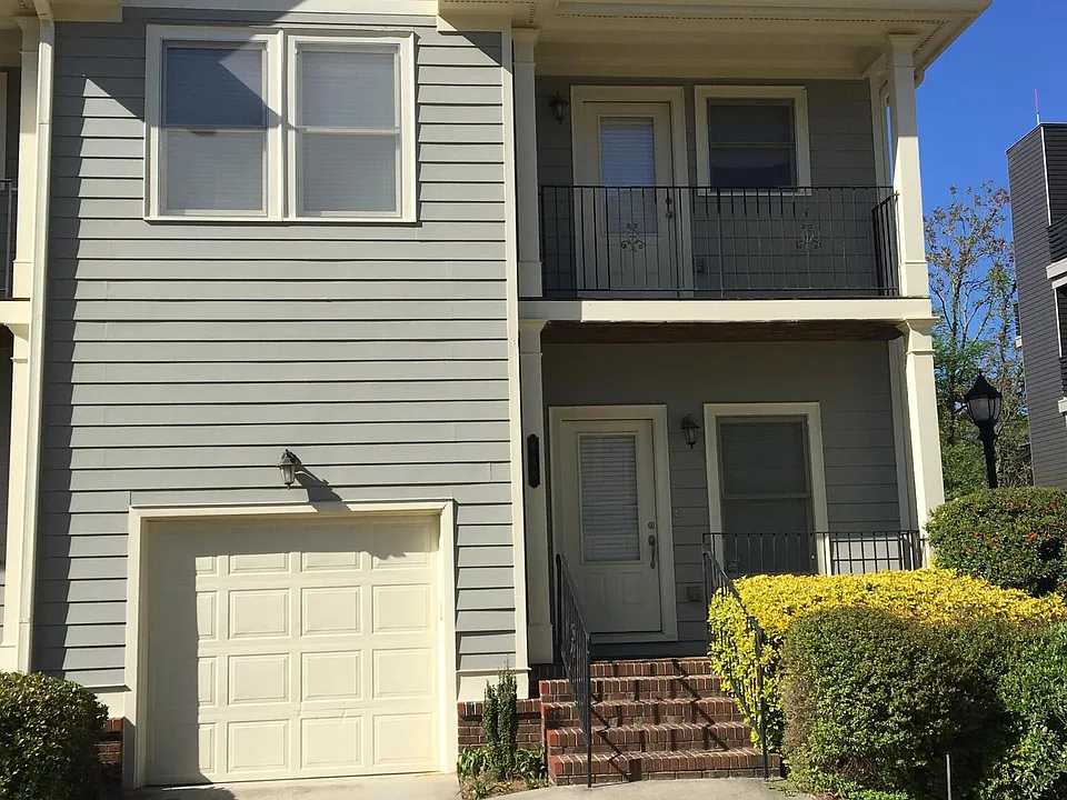 658 Irwin St NE #15