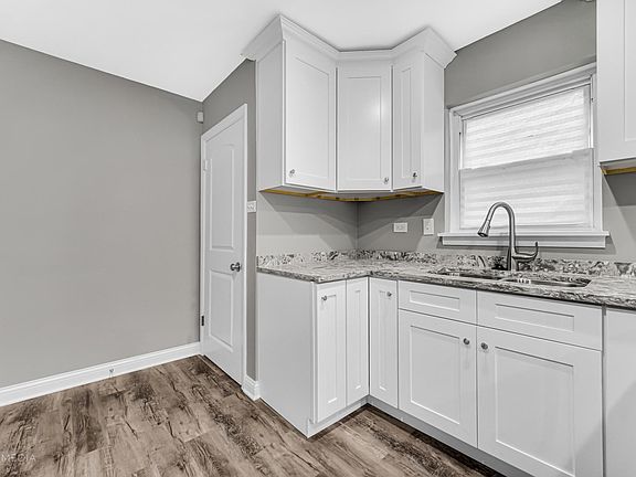3rd image of 8916 S Luella Ave