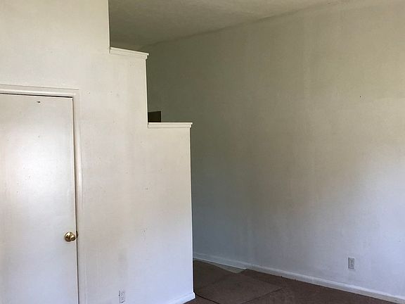 3rd image of 13606 Greystone Ave