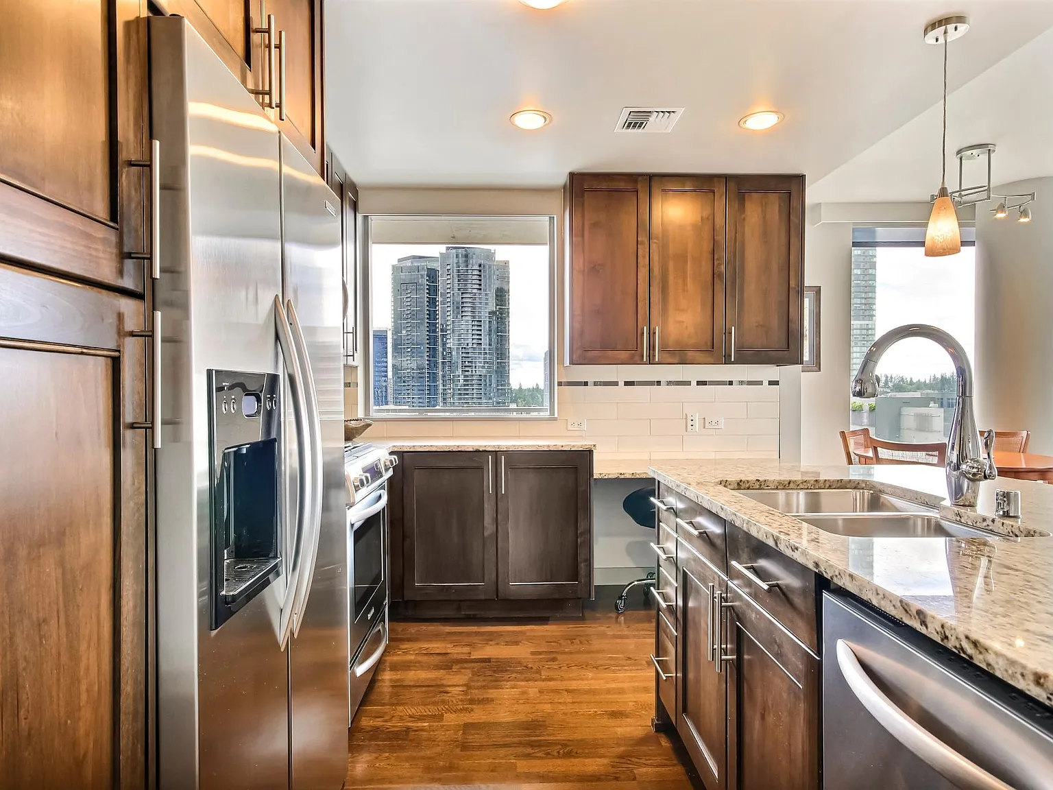 2 bed, 1132 sqft, $4,000 — Photo 2