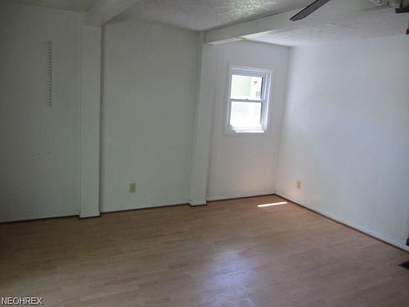 4th image of 23 N Pleasant St
