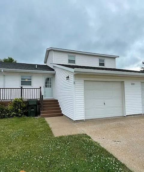 810 Dilenbeck Dr #1-4 — Photo 2