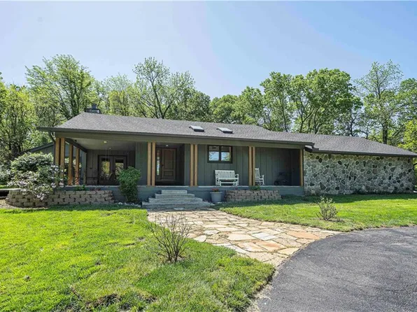 24705 Timberlake Trl, Greenwood, MO 64034