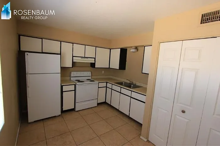 452 E 9th Ave #2 — Photo 4