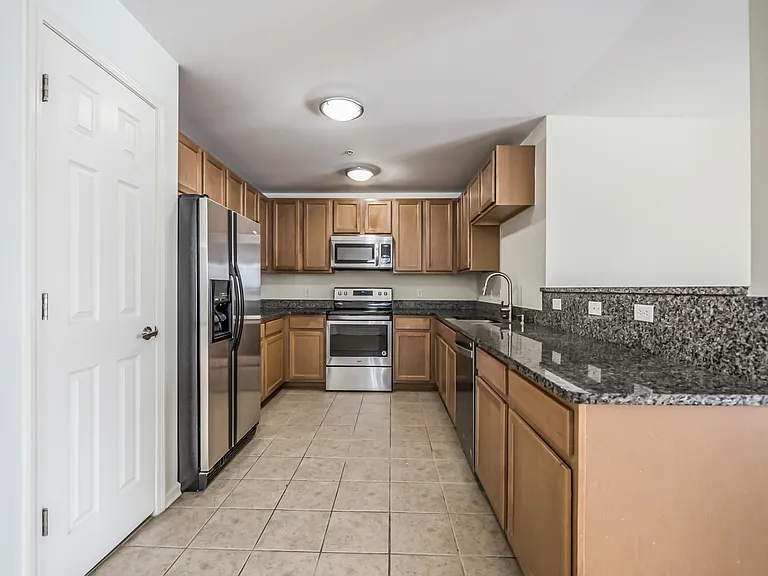 120 W Oakbrook Dr — Photo 8