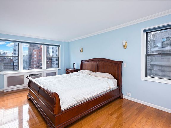 5th image of 167 E 67th St APT 12C