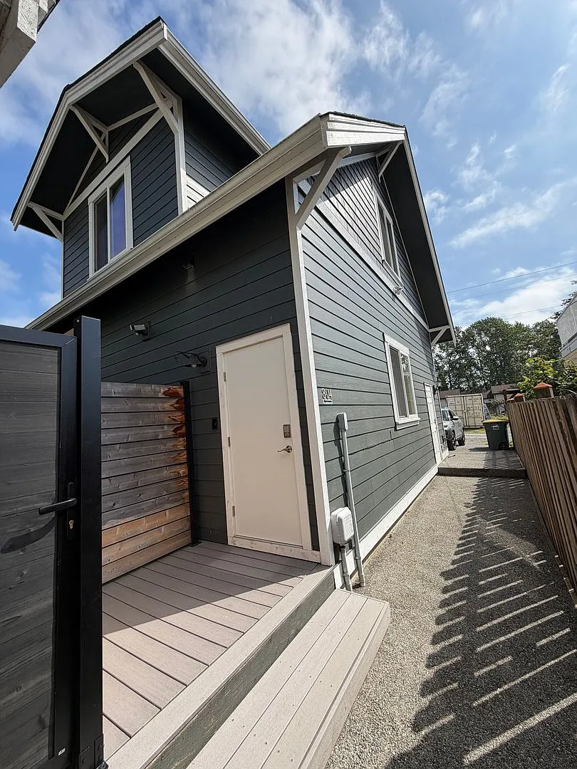 Utilities Included! 804 E Connecticut St Bellingham, WA — Photo 1