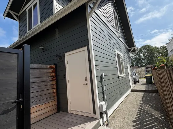 804 E Connecticut St, Bellingham, WA 98225