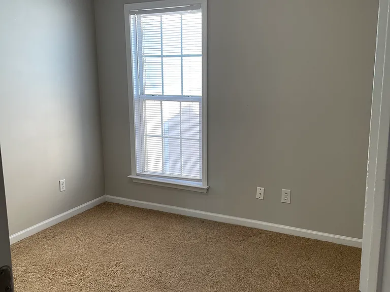 3235 Saville St SW — Photo 40