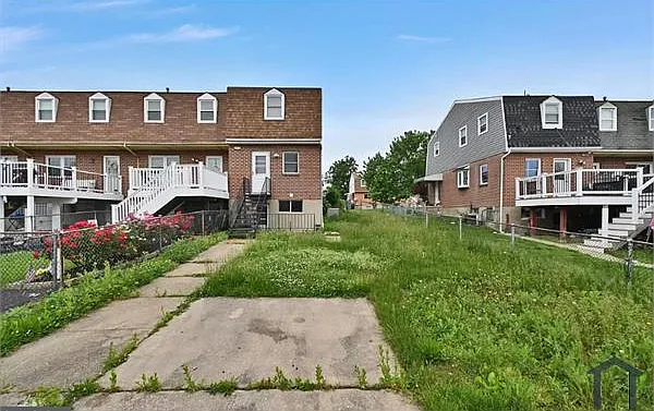 710 Kingston Rd — Photo 16